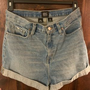 BDG MOM JEAN SHORTS